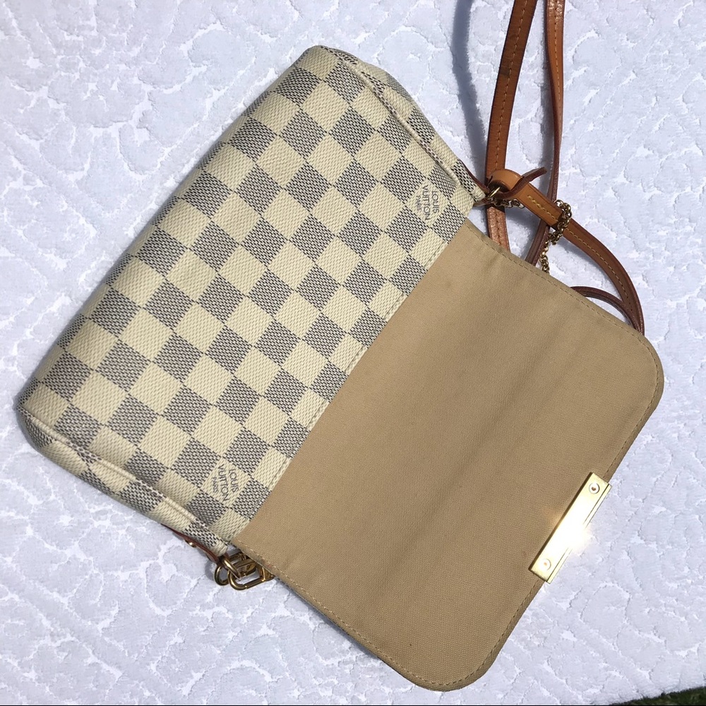 Sold! Louis Vuitton Favorite Damier Azur Crossbody - Picture 2 of 8